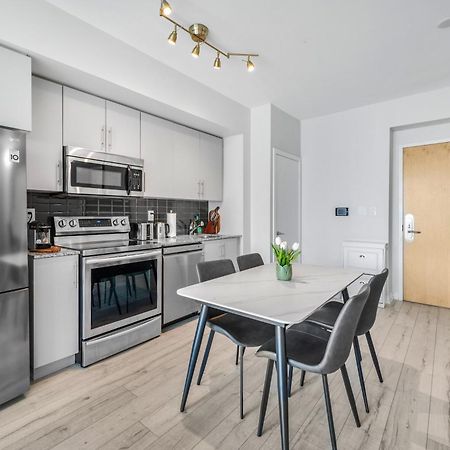 Luxury Downtown Toronto 2 Bedroom Suite With City And Lake Views And Free Parking Eksteriør bilde