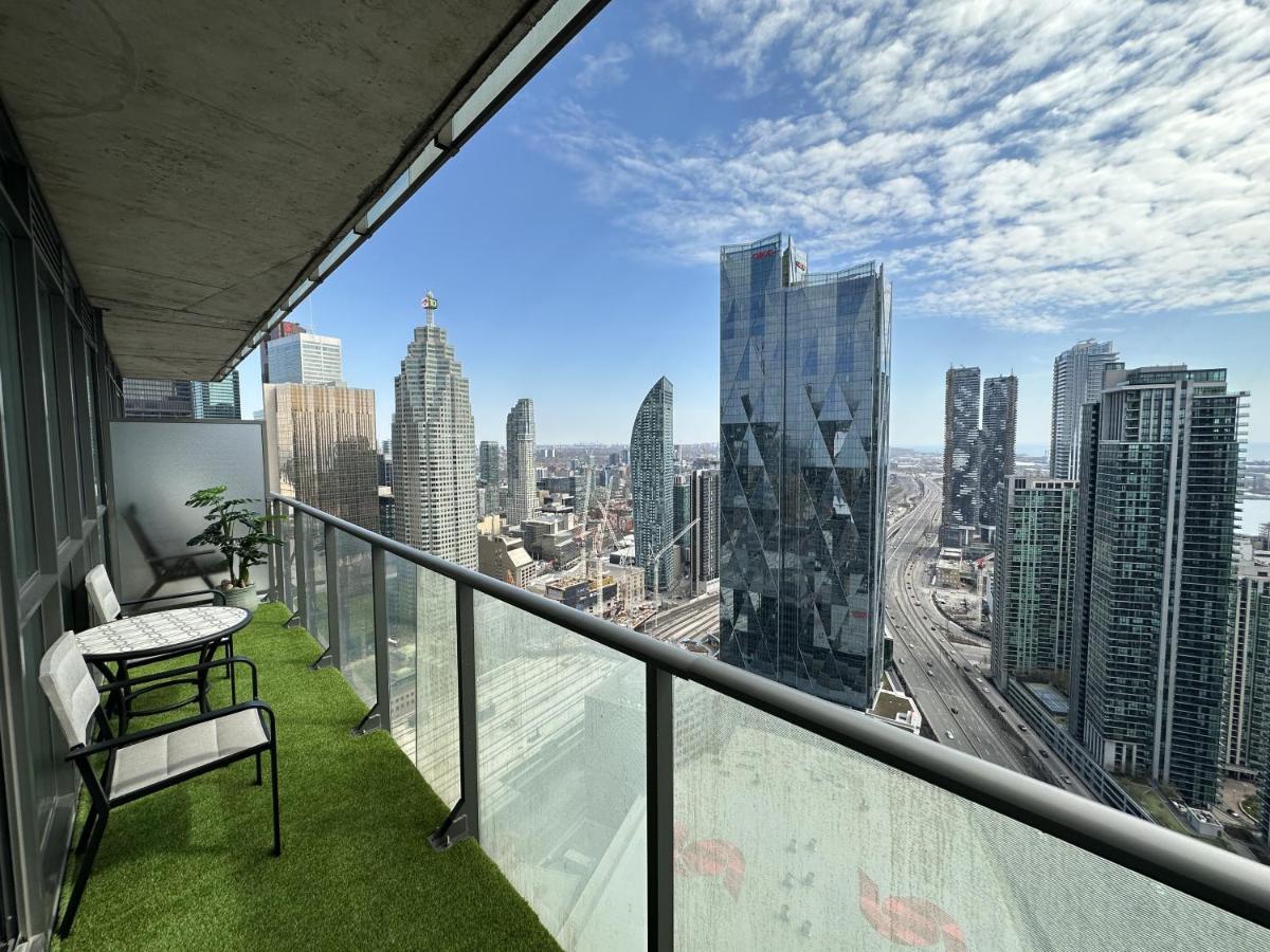 Luxury Downtown Toronto 2 Bedroom Suite With City And Lake Views And Free Parking Eksteriør bilde