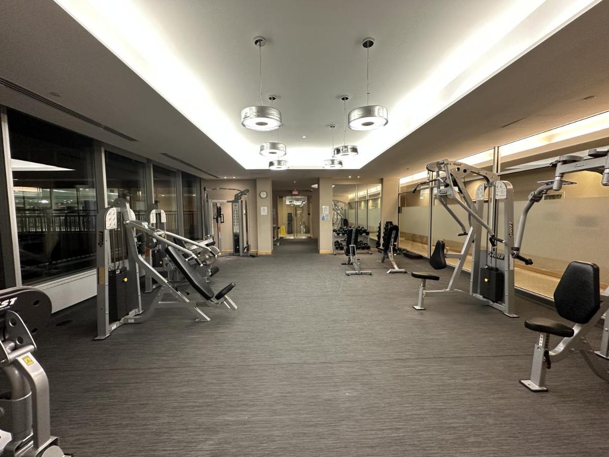 Luxury Downtown Toronto 2 Bedroom Suite With City And Lake Views And Free Parking Eksteriør bilde