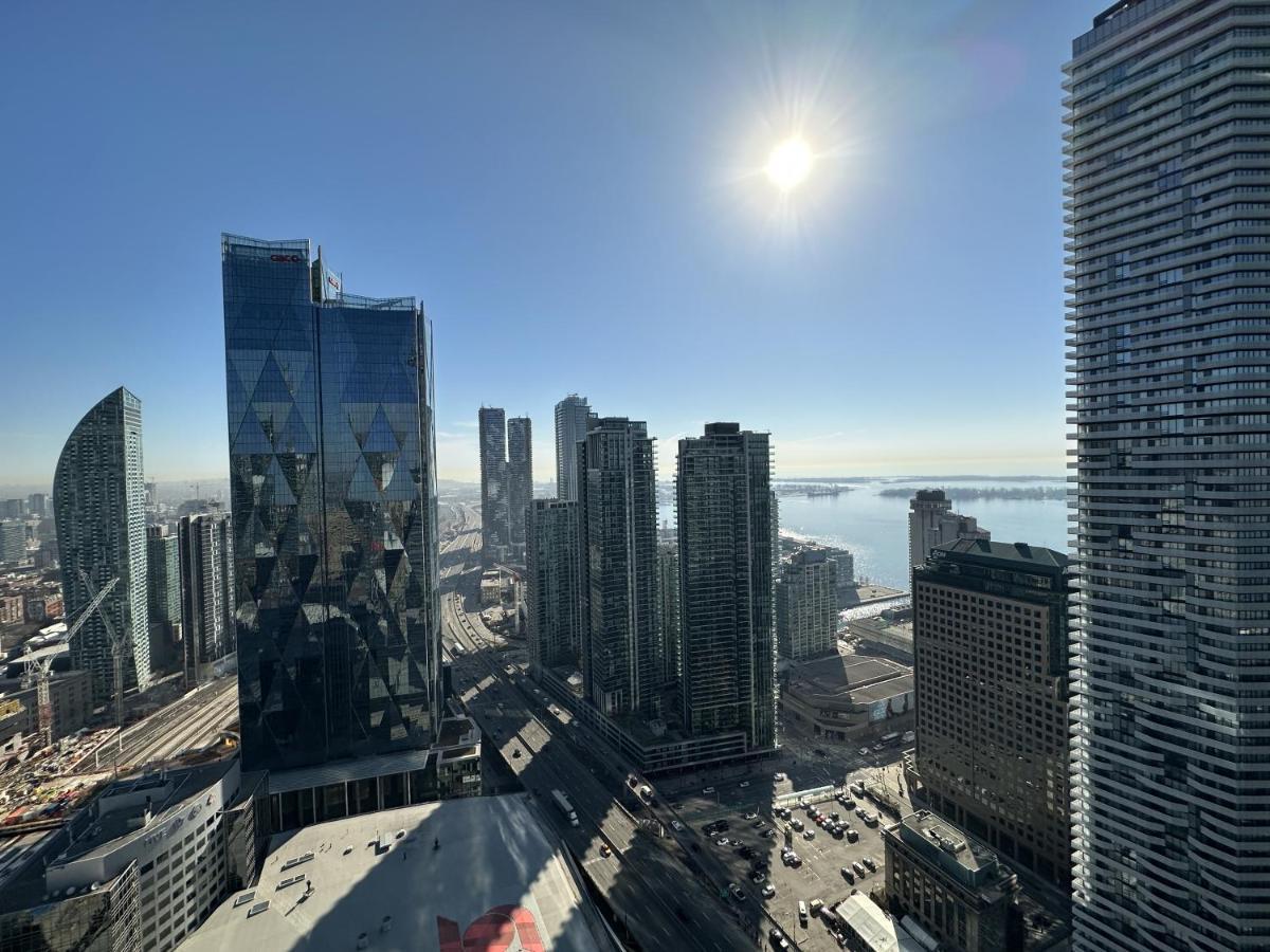 Luxury Downtown Toronto 2 Bedroom Suite With City And Lake Views And Free Parking Eksteriør bilde