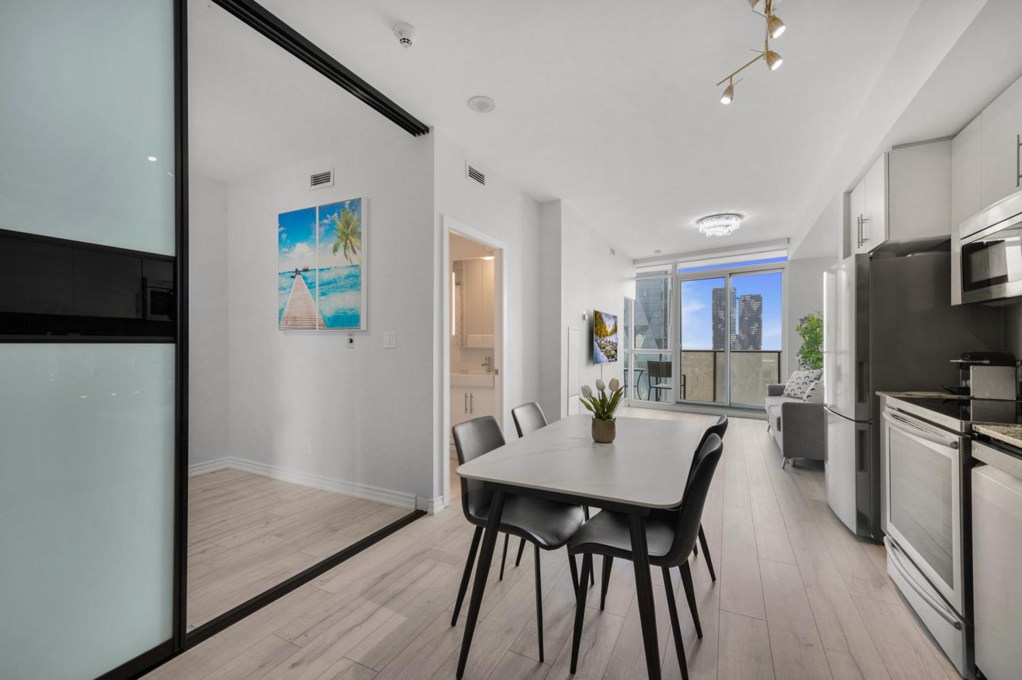 Luxury Downtown Toronto 2 Bedroom Suite With City And Lake Views And Free Parking Eksteriør bilde