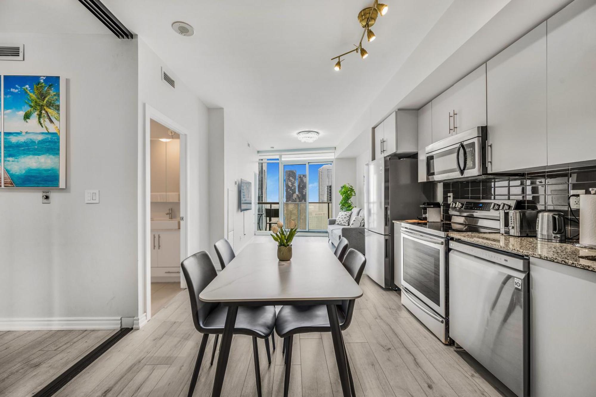 Luxury Downtown Toronto 2 Bedroom Suite With City And Lake Views And Free Parking Eksteriør bilde